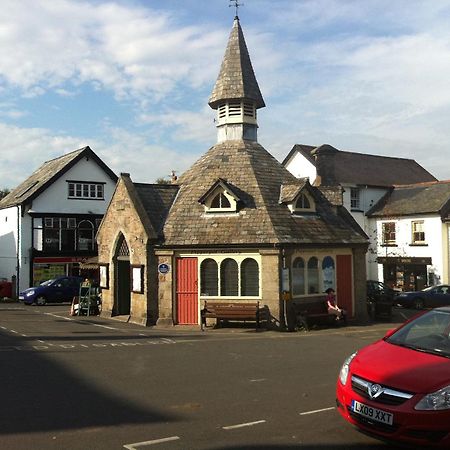 Hotel The Three Crowns Chagford Zewnętrze zdjęcie The Market Cross