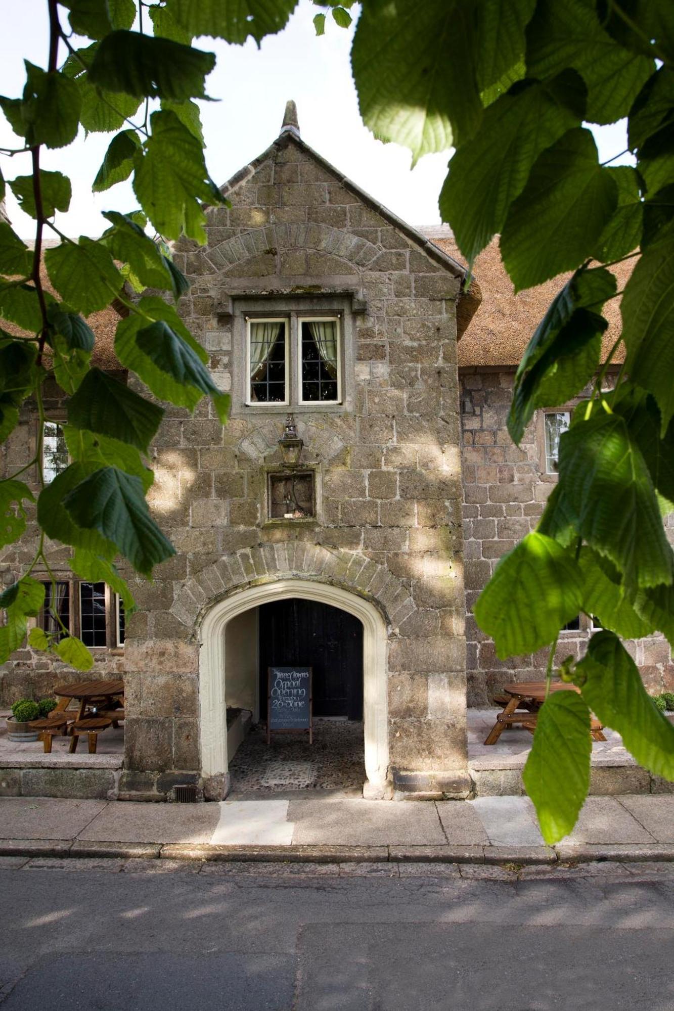 Hotel The Three Crowns Chagford Zewnętrze zdjęcie The entrance to the museum
