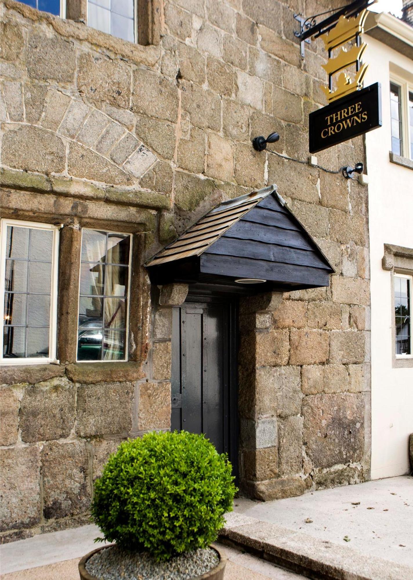 Hotel The Three Crowns Chagford Zewnętrze zdjęcie The door of the former stable