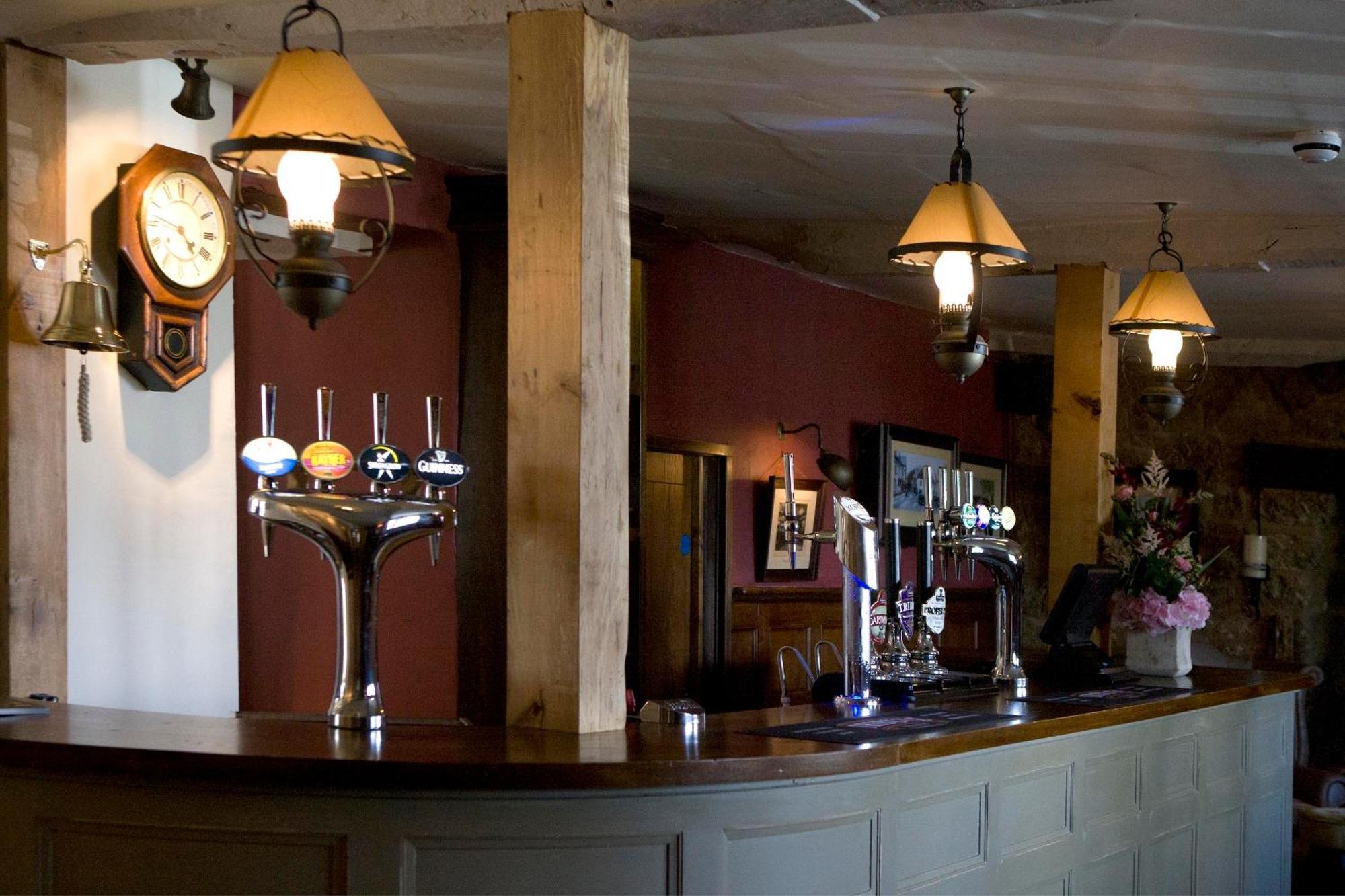 Hotel The Three Crowns Chagford Zewnętrze zdjęcie The bar at The Old Mill