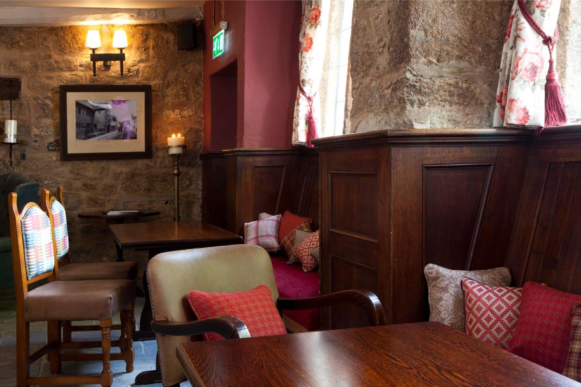 Hotel The Three Crowns Chagford Zewnętrze zdjęcie The interior of the pub