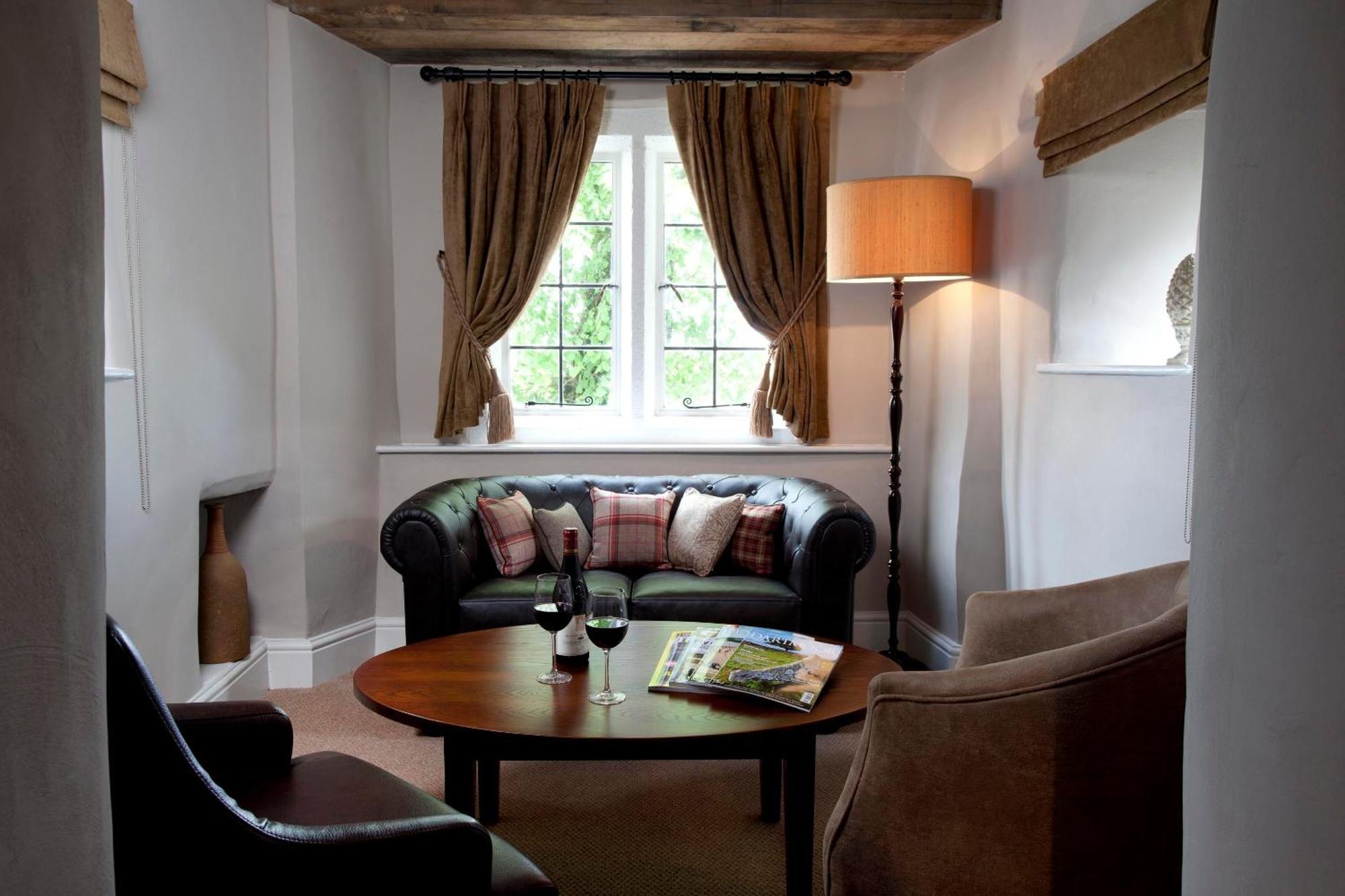 Hotel The Three Crowns Chagford Zewnętrze zdjęcie The lounge at The Old Vicarage