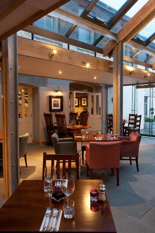 Hotel The Three Crowns Chagford Zewnętrze zdjęcie The restaurant at the River Lee House