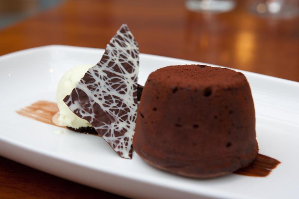 Hotel The Three Crowns Chagford Zewnętrze zdjęcie Chocolate pudding