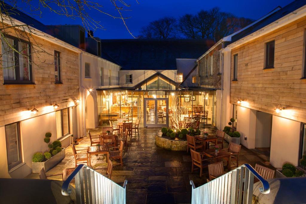 Hotel The Three Crowns Chagford Zewnętrze zdjęcie The Old Mill at night