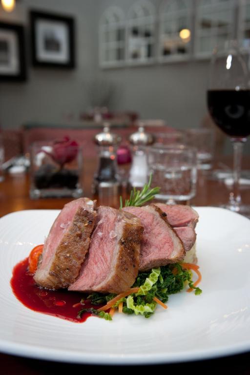Hotel The Three Crowns Chagford Zewnętrze zdjęcie A steak prepared medium