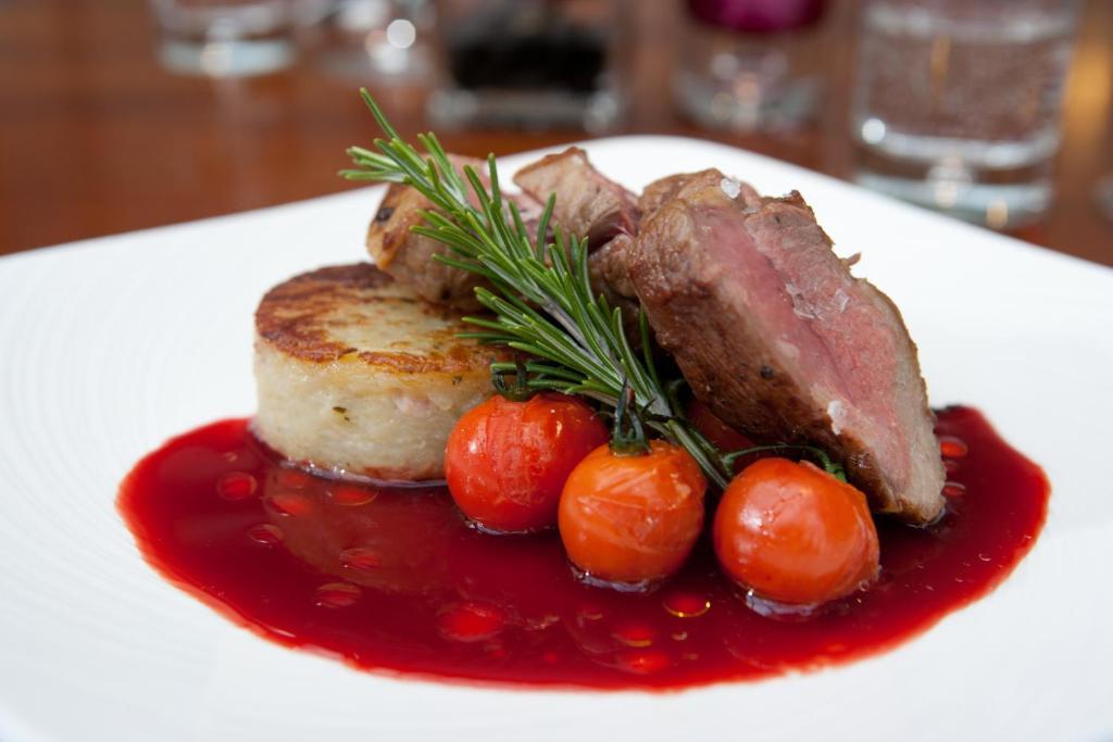Hotel The Three Crowns Chagford Zewnętrze zdjęcie A plate of food