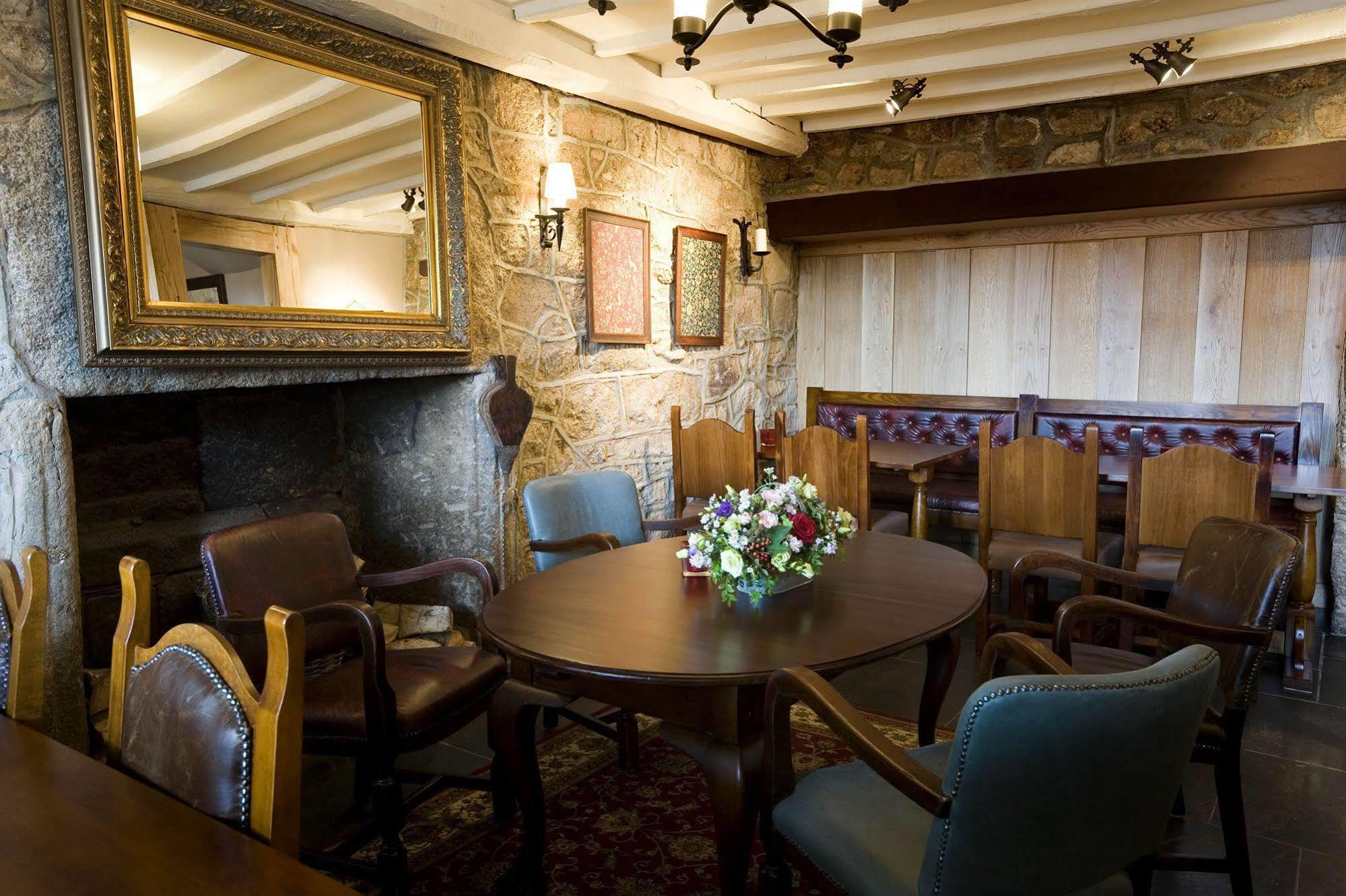 Hotel The Three Crowns Chagford Zewnętrze zdjęcie The interior of the restaurant
